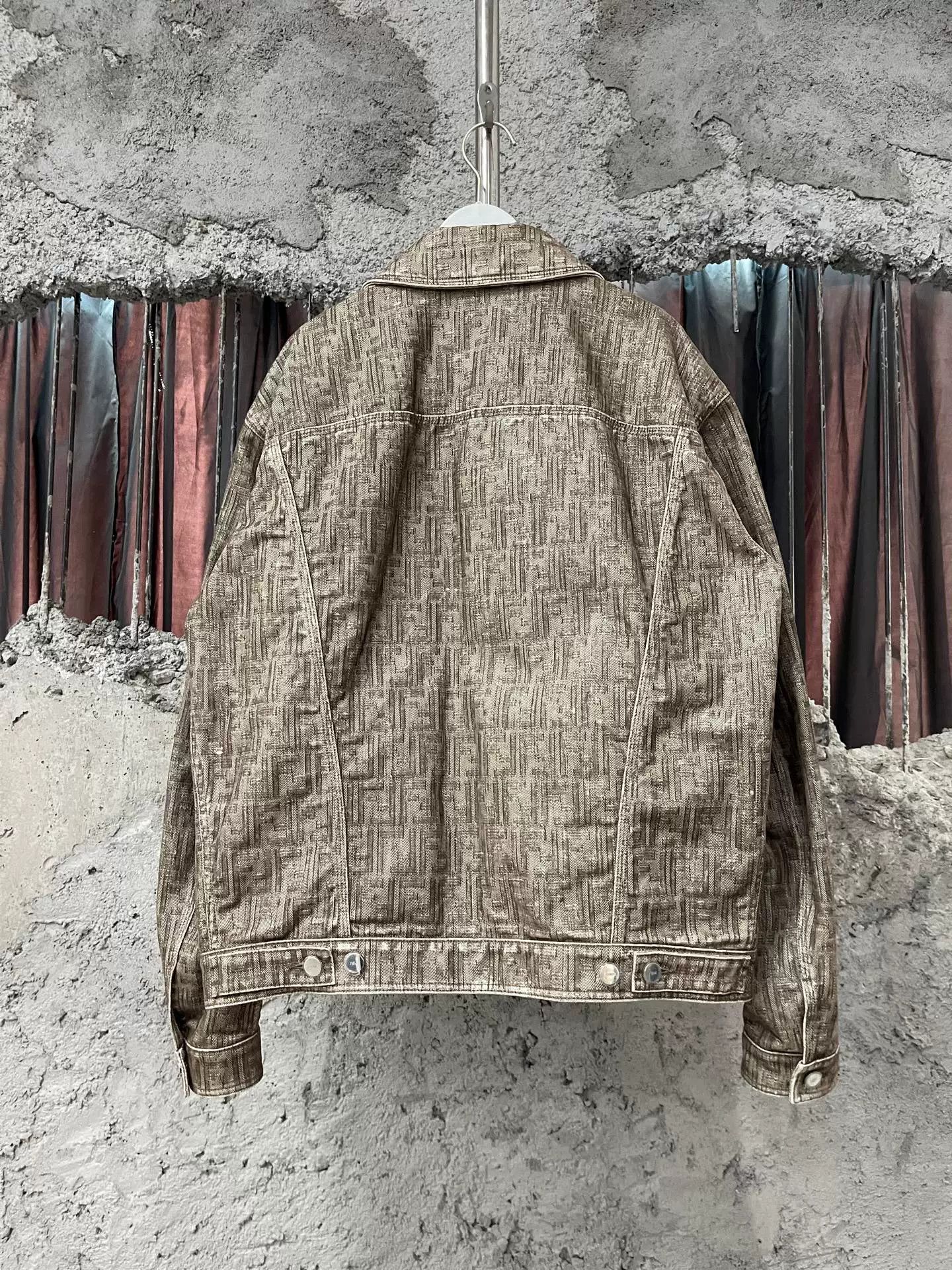 Fendi Fendi FF Logo Denim Jacket Size L Size US L / EU 52-54 / 3 - 3 Thumbnail