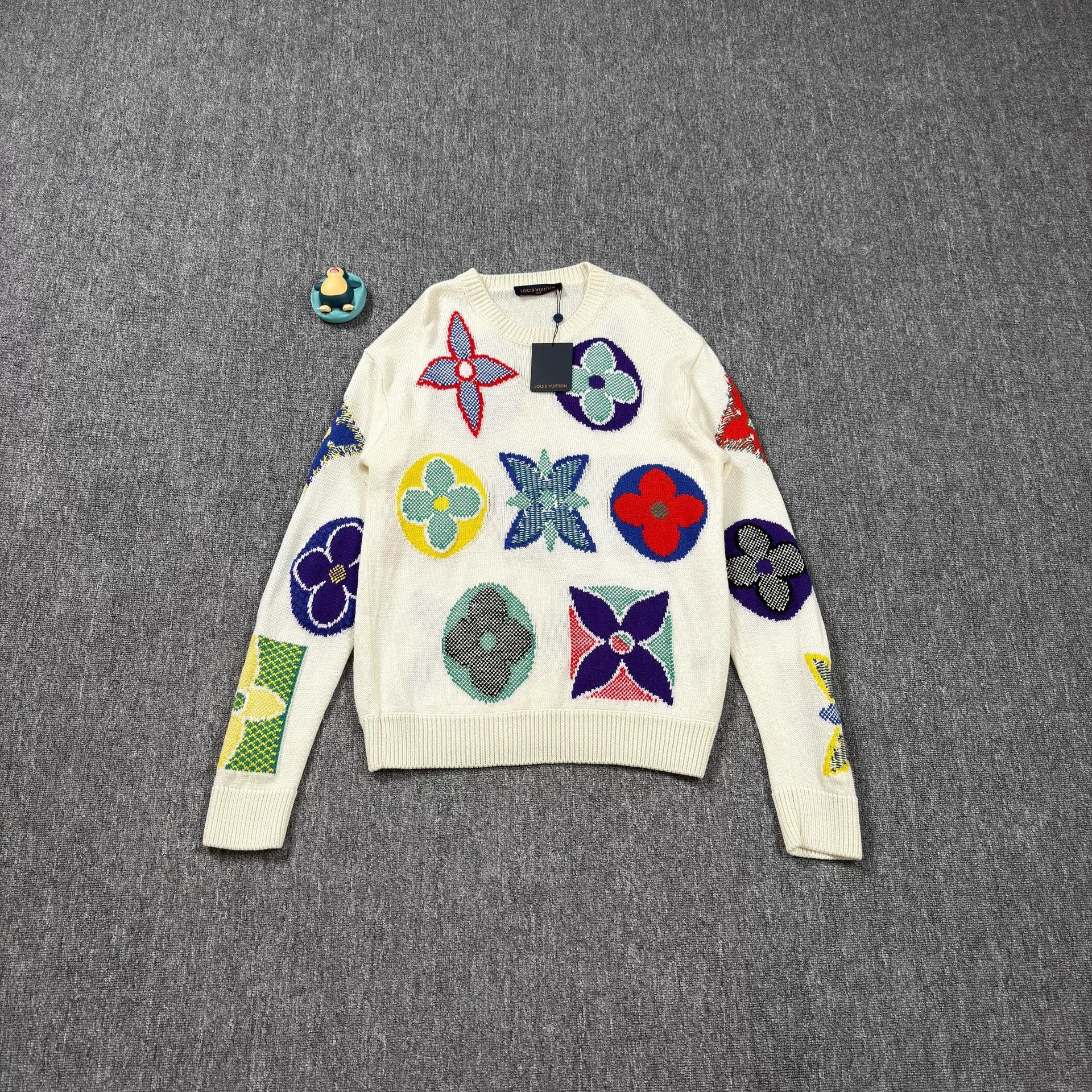 Louis Vuitton Louis Vuitton Multi Monogram Flower Sweater L Size US L / EU 52-54 / 3 - 2 Thumbnail
