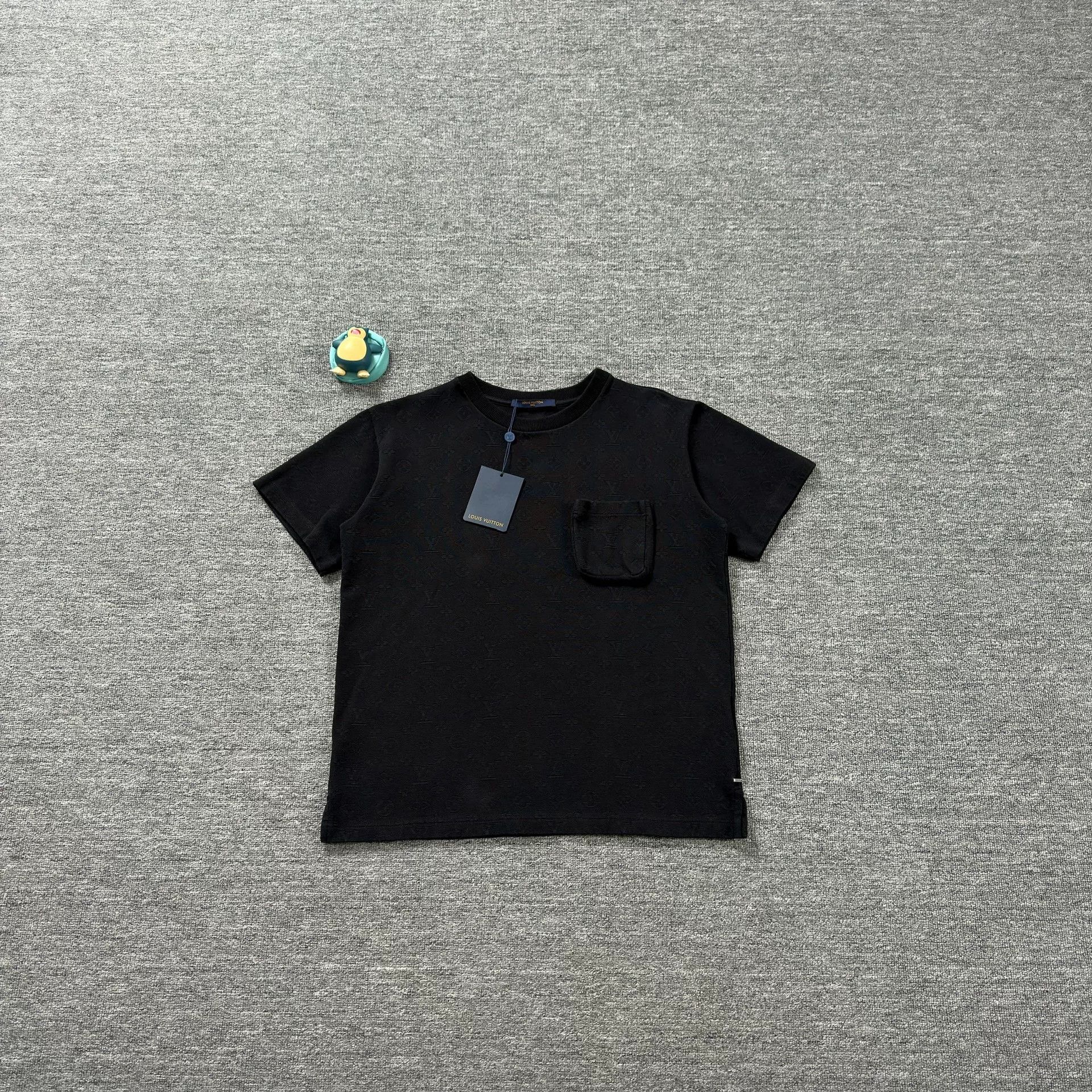 Louis Vuitton Louis Vuitton Monogram Pocket T-Shirt Size M Size US M / EU 48-50 / 2 - 2 Thumbnail