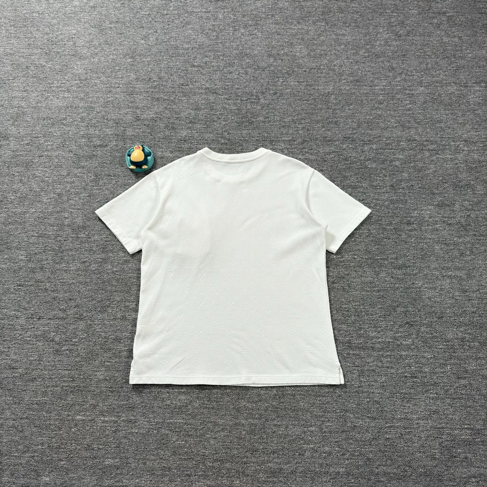 Louis Vuitton Louis Vuitton Monogram Pocket T-Shirt Size L Size US L / EU 52-54 / 3 - 8 Thumbnail