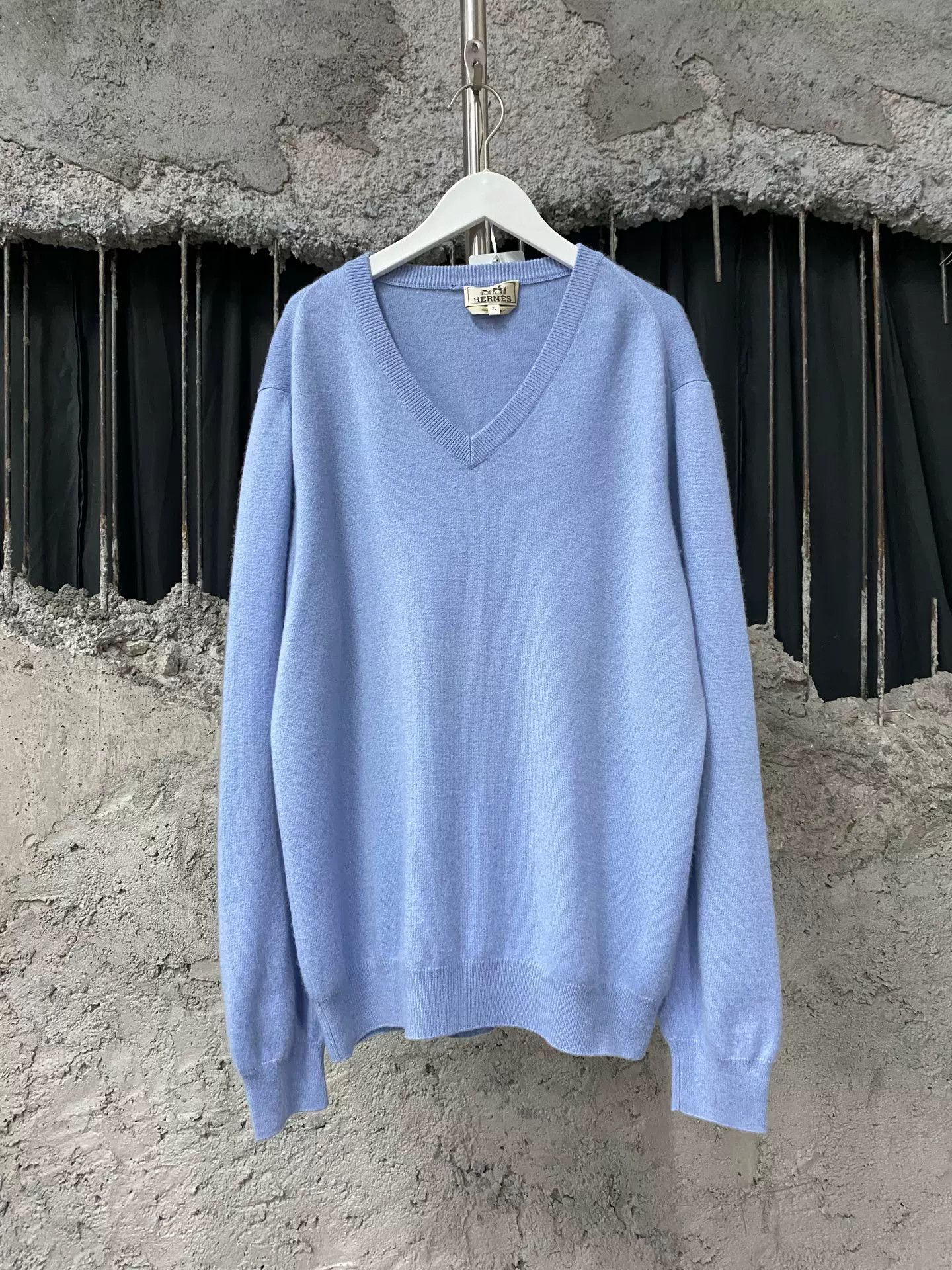 Hermes Hermès Cashmere V-Neck Sweater Size XL Size US XL / EU 56 / 4 - 2 Thumbnail