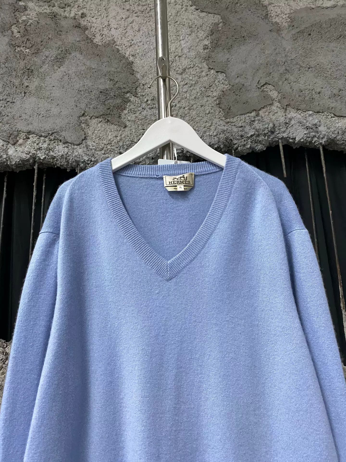 Hermes Hermès Cashmere V-Neck Sweater Size XL Size US XL / EU 56 / 4 - 4 Thumbnail