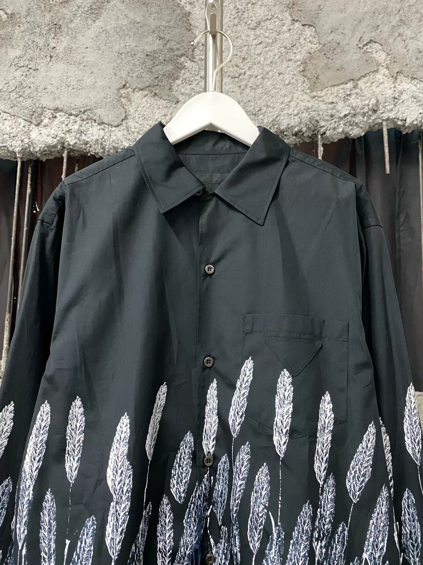 Prada Prada Wheat Print Long Sleeve Button Up Shirt Size M Size US M / EU 48-50 / 2 - 4 Thumbnail