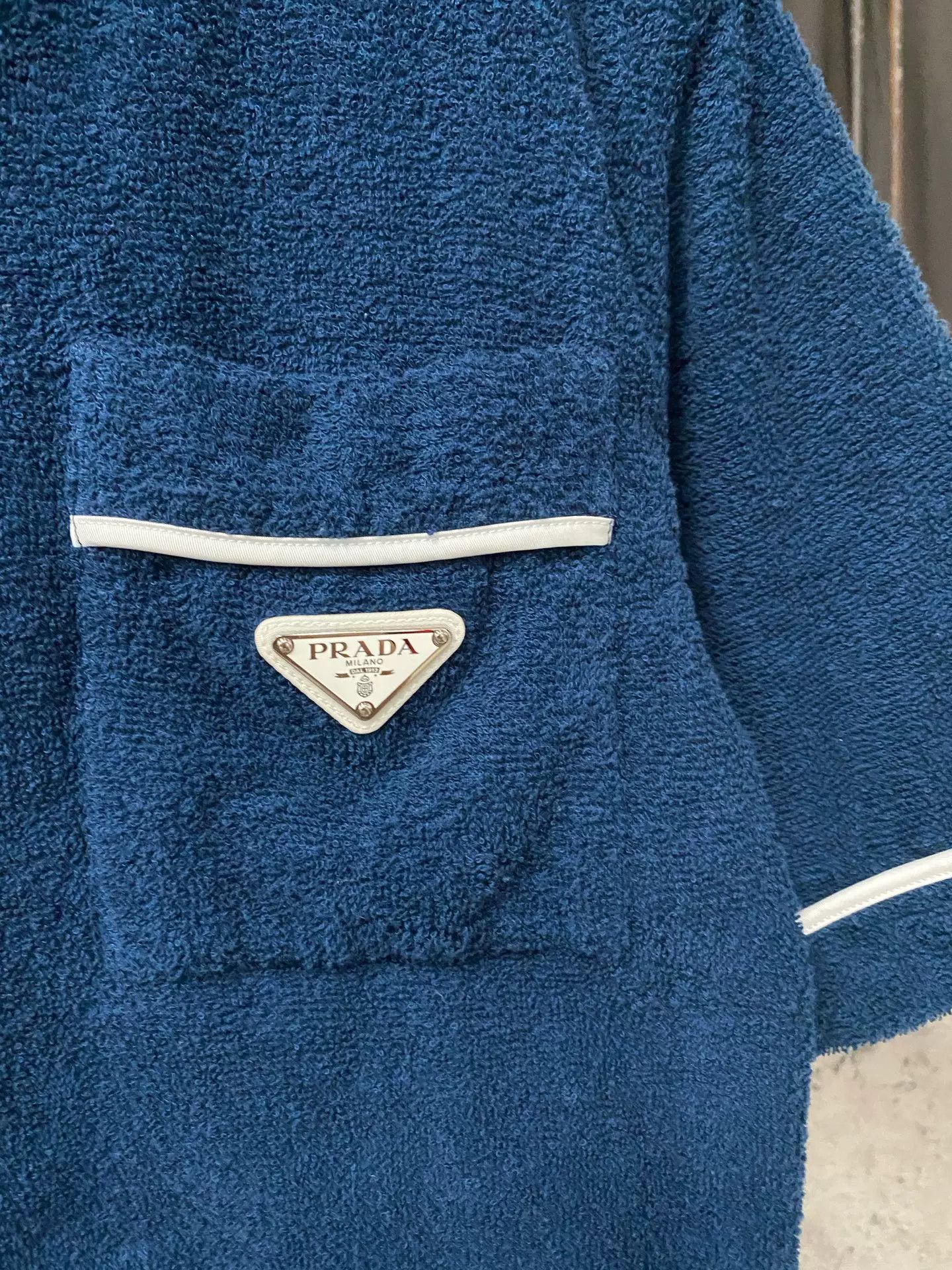 Prada Prada Logo Terry Cloth Shirt Size XS Size US XS / EU 42 / 0 - 6 Thumbnail