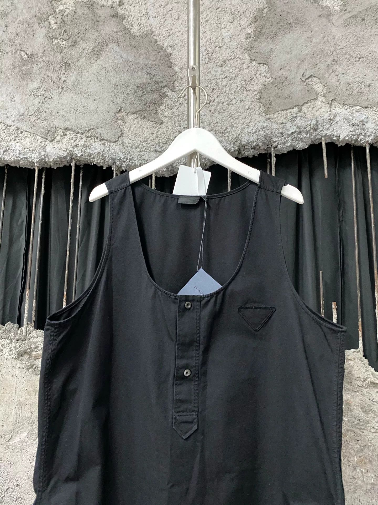 Prada Prada Sleeveless Button Up Top Size M Size M / US 6-8 / IT 42-44 - 4 Thumbnail