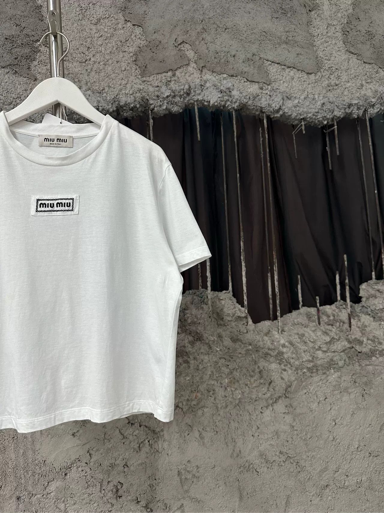Miu Miu Miu Miu Logo Patch T-Shirt Size L Size L / US 10 / IT 46 - 5 Thumbnail