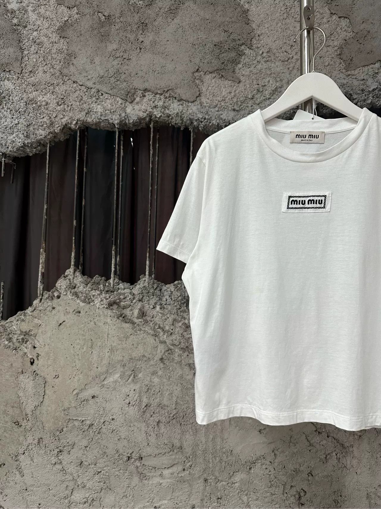 Miu Miu Miu Miu Logo Patch T-Shirt Size L Size L / US 10 / IT 46 - 4 Thumbnail