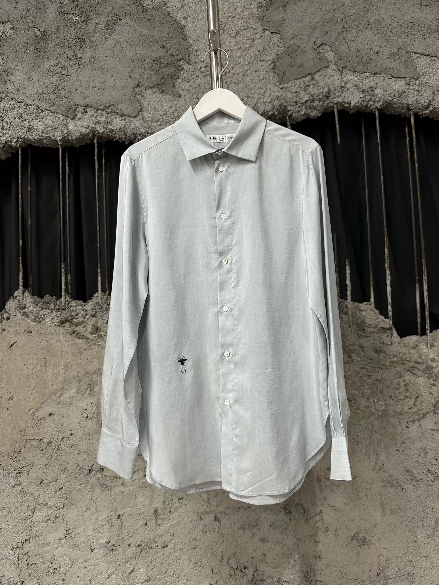 Dior Dior Bee Embroidery Silk Shirt Size 4 Size S / US 4 / IT 40 - 2 Thumbnail