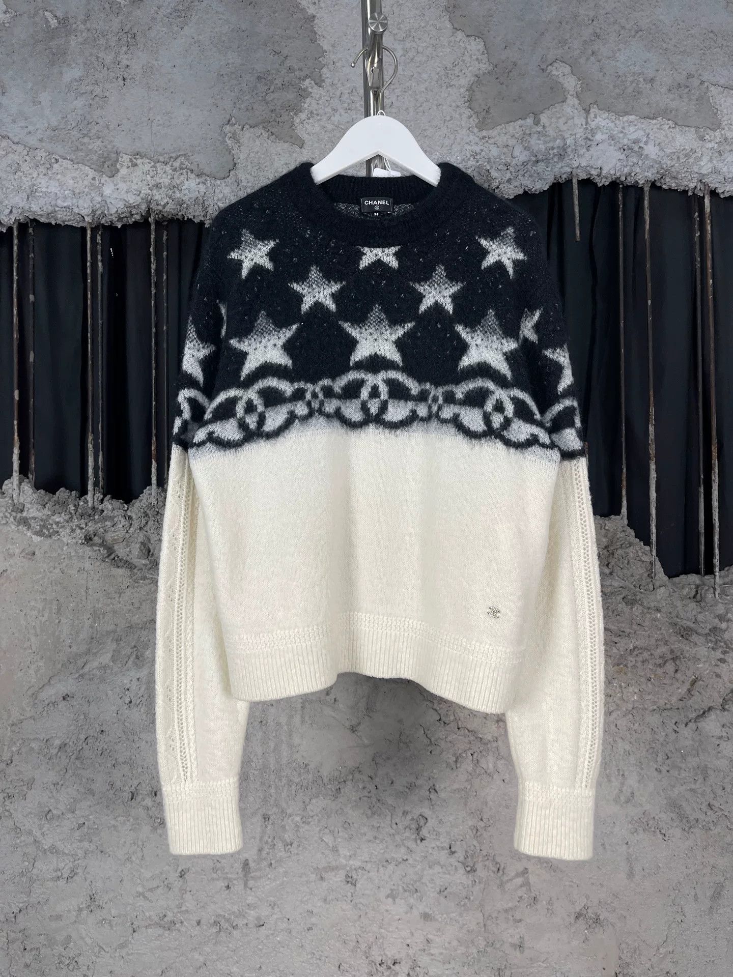 Chanel Chanel Star Pattern CC Logo Sweater Size 38 Size S / US 4 / IT 40 - 2 Thumbnail