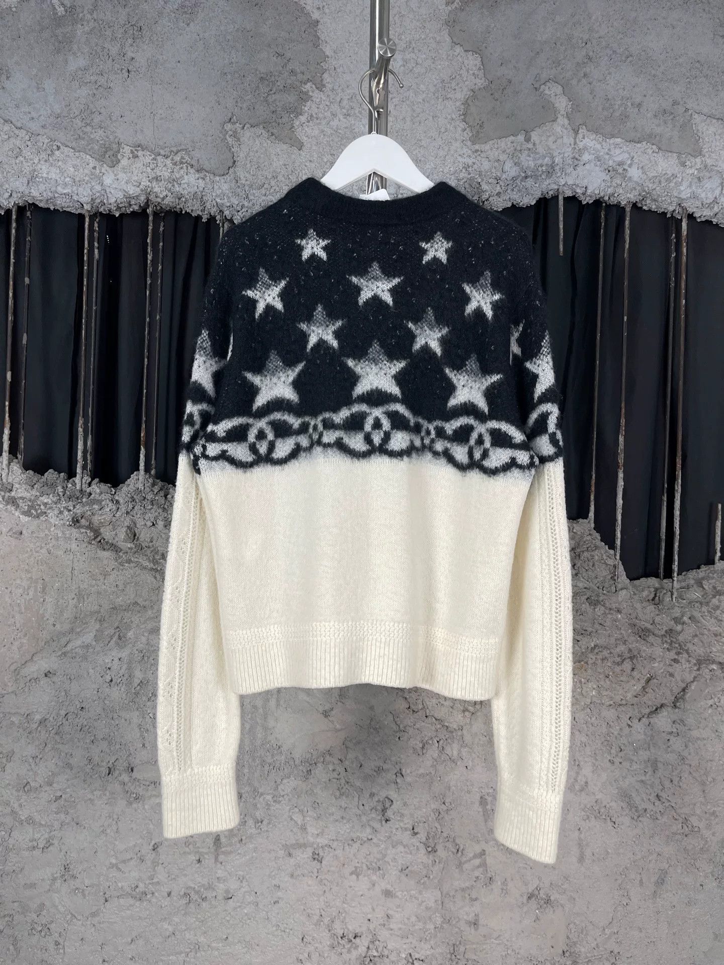 Chanel Chanel Star Pattern CC Logo Sweater Size 38 Size S / US 4 / IT 40 - 3 Thumbnail