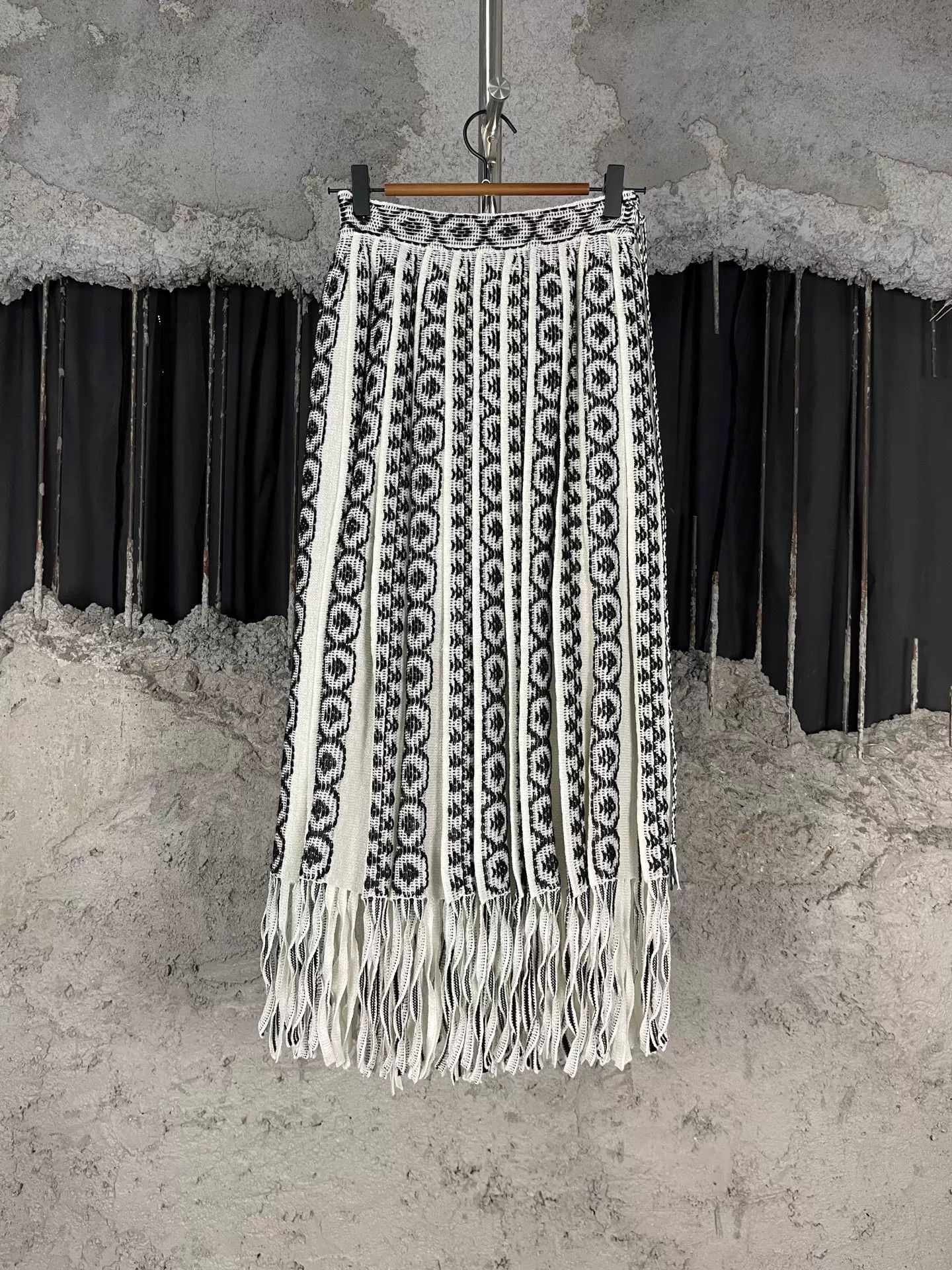 Dior Dior Fringe Pleated Midi Skirt Size 34 Size 25" / US 0 / IT 36 - 2 Thumbnail