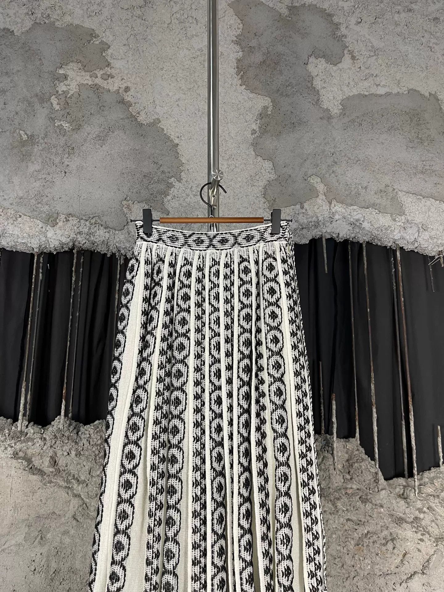 Dior Dior Fringe Pleated Midi Skirt Size 34 Size 25" / US 0 / IT 36 - 4 Thumbnail