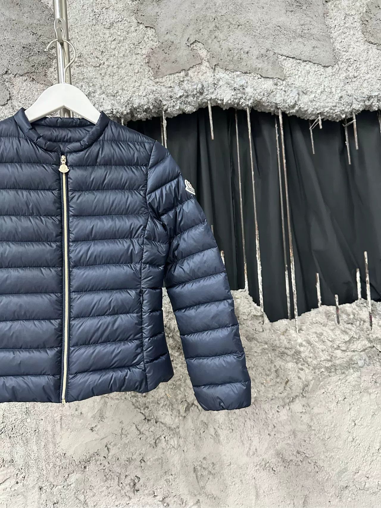 Moncler Moncler Ambrine Down Jacket Size 10 Size M / US 6-8 / IT 42-44 - 5 Thumbnail