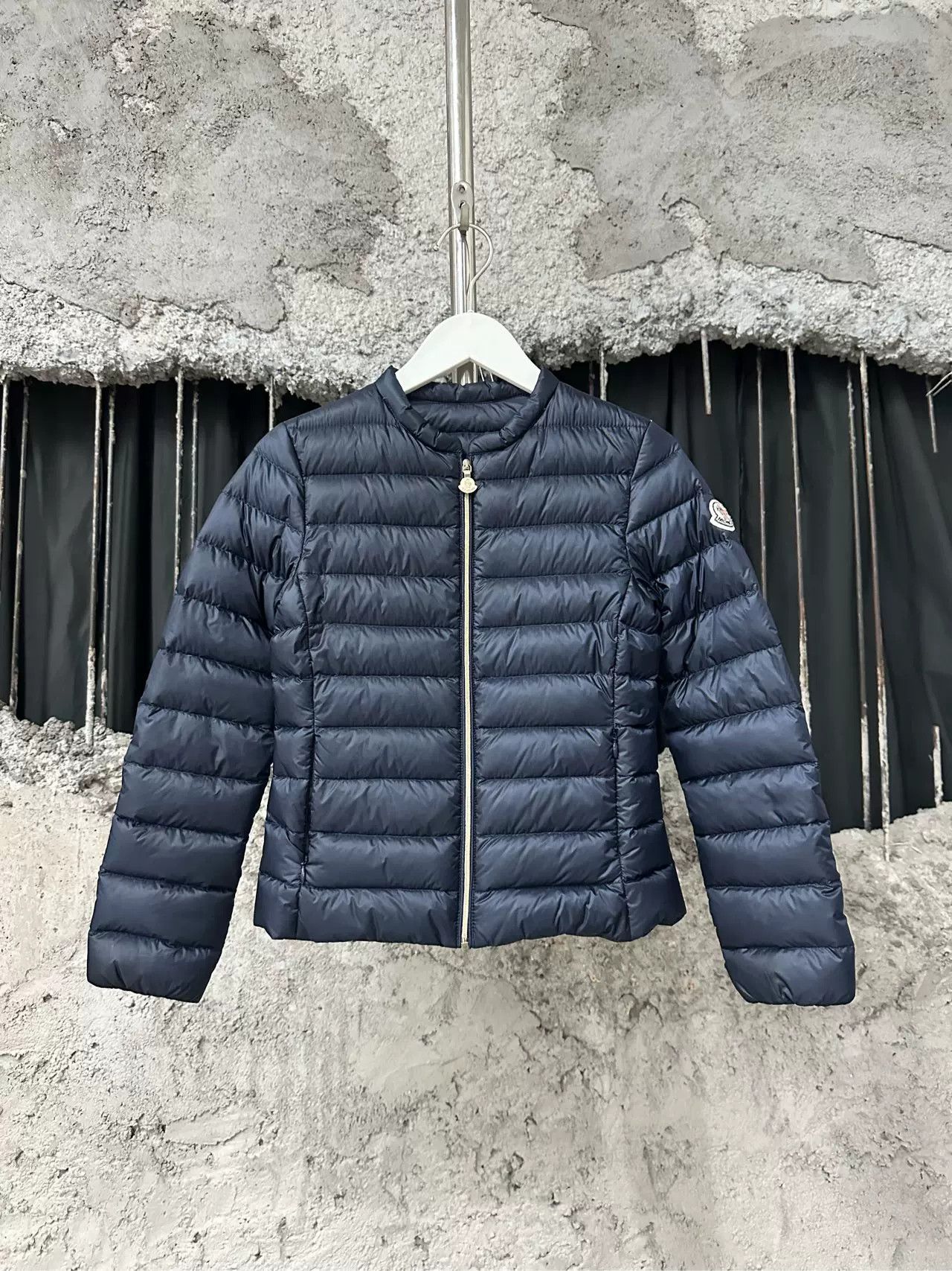 Moncler Moncler Ambrine Down Jacket Size 10 Size M / US 6-8 / IT 42-44 - 2 Thumbnail