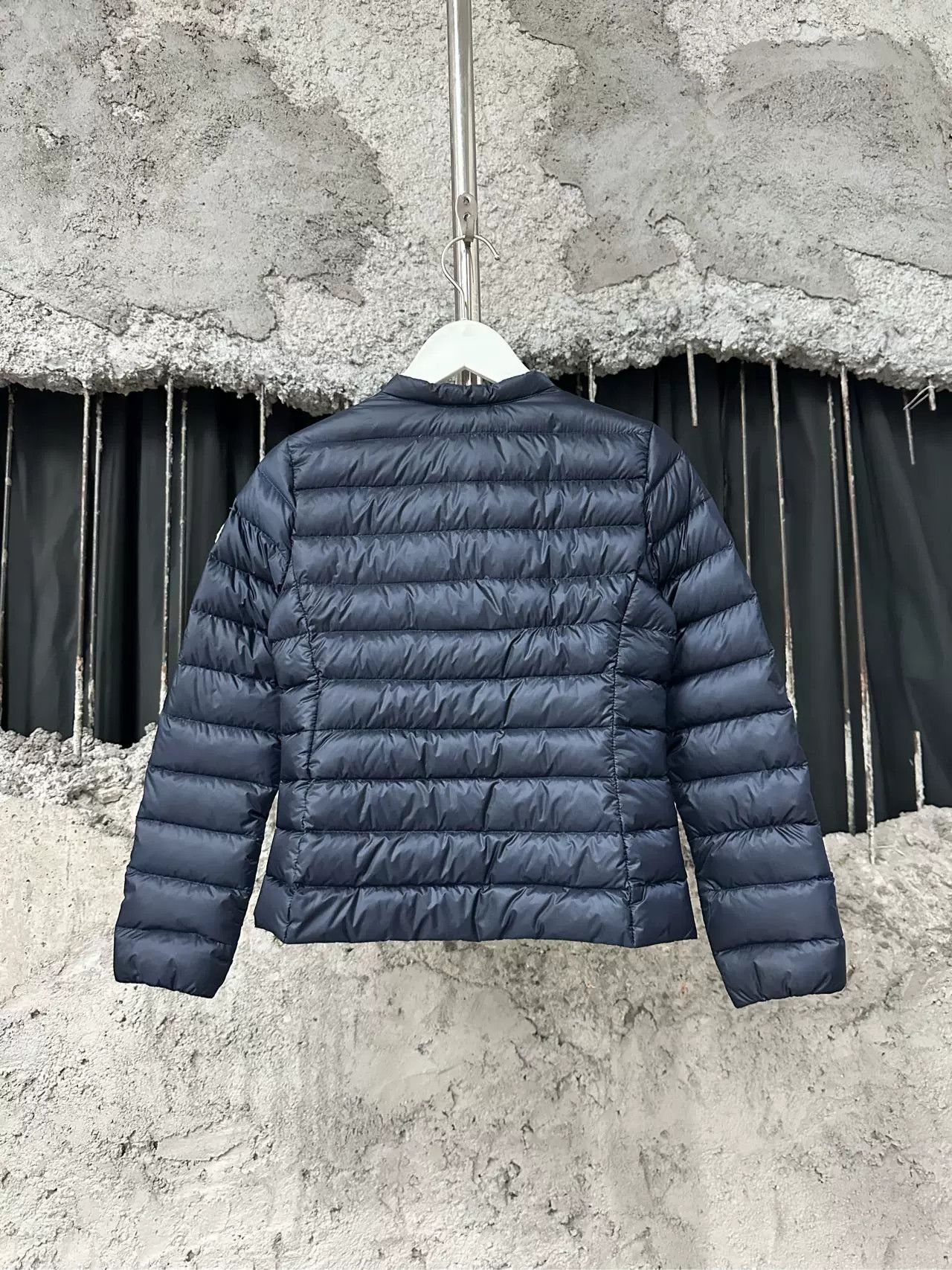 Moncler Moncler Ambrine Down Jacket Size 10 Size M / US 6-8 / IT 42-44 - 3 Thumbnail