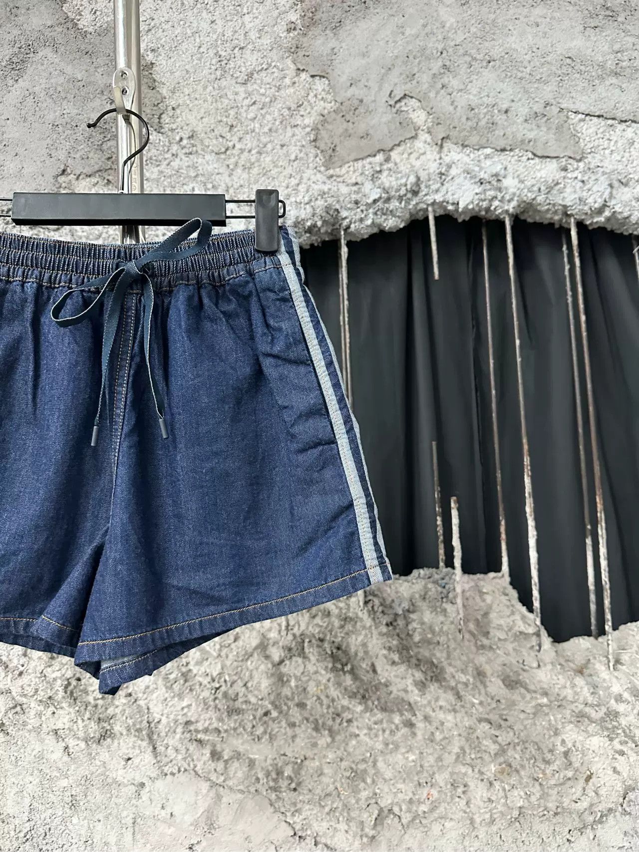 Dior Dior Logo Striped Denim Shorts Size FR 34 Size 25" / US 0 / IT 36 - 5 Thumbnail