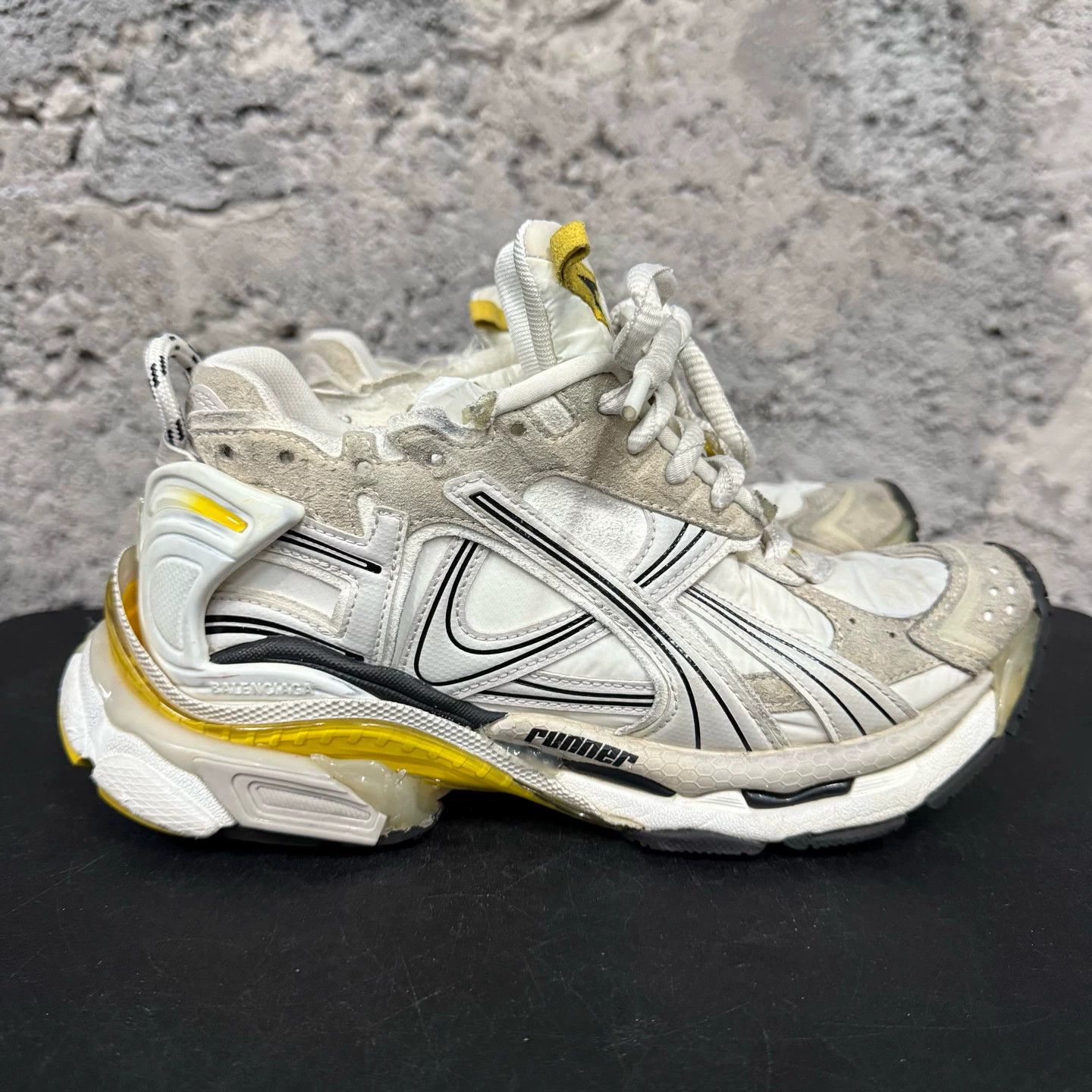 Balenciaga Balenciaga Yellow Accent Runner Sneakers Size 37 Size US 7 / IT 37 - 2 Thumbnail
