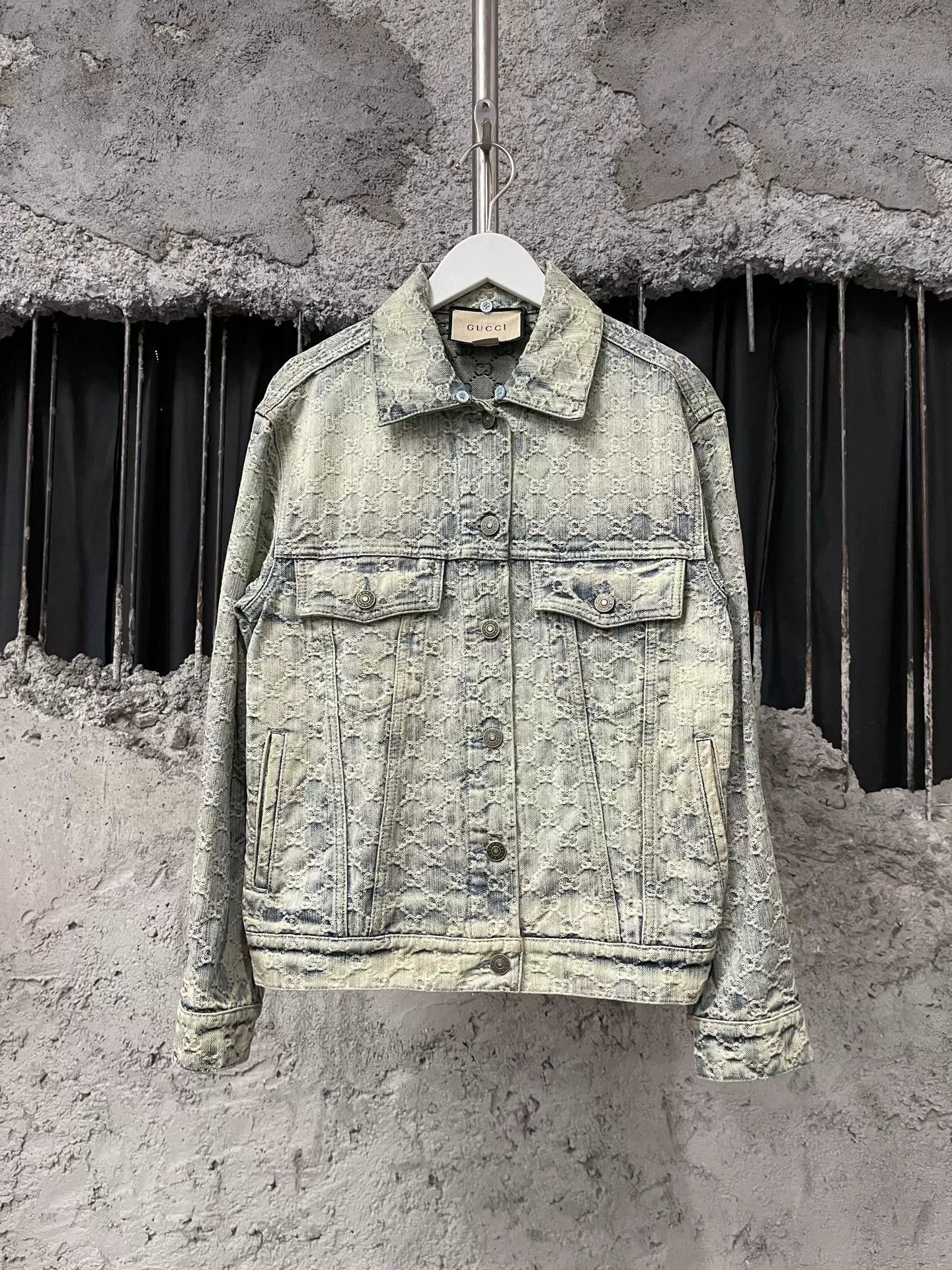 Gucci Gucci GG Monogram Denim Jacket Size 36 Size XS / US 0-2 / IT 36-38 - 2 Thumbnail