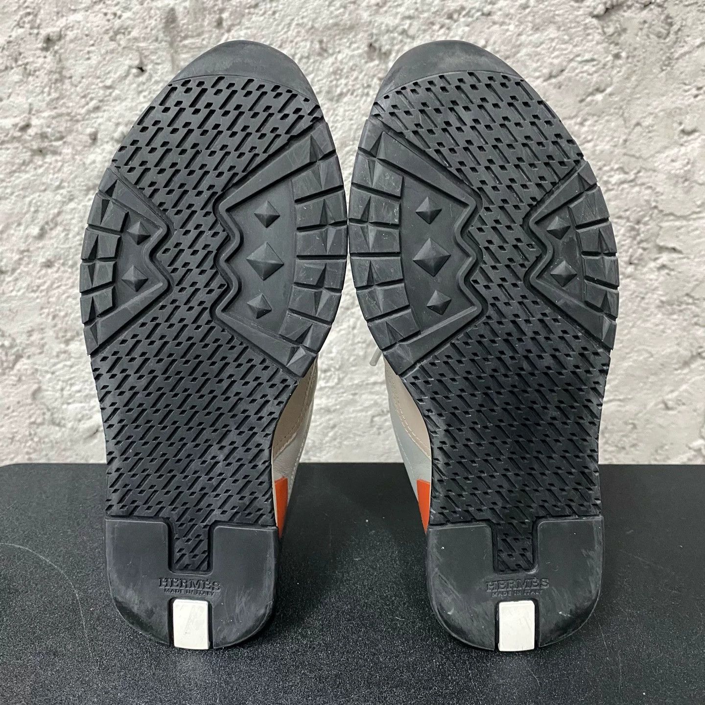 Hermes Hermès Leather Low-Top Sneakers Size 35 Size US 5 / IT 35 - 8 Thumbnail