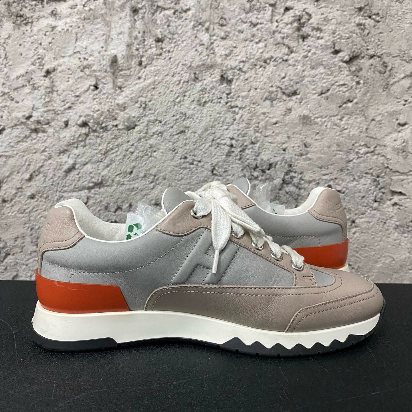 Hermes Hermès Leather Low-Top Sneakers Size 35 Size US 5 / IT 35 - 5 Thumbnail
