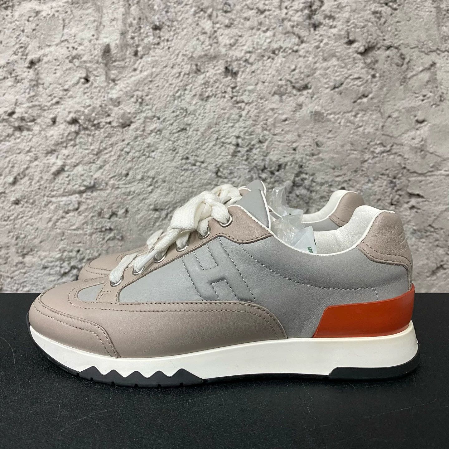 Hermes Hermès Leather Low-Top Sneakers Size 35 Size US 5 / IT 35 - 3 Thumbnail