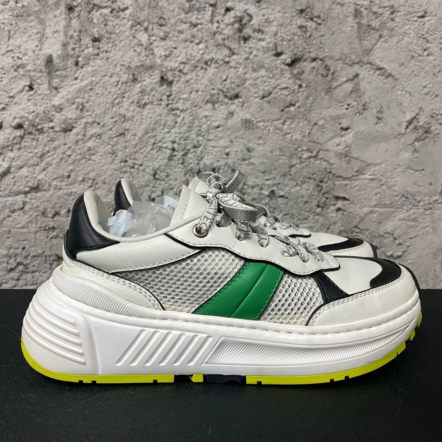 Bottega Veneta Bottega Veneta Mesh Panel Low-Top Sneakers Size 35 Size US 5 / IT 35 - 2 Thumbnail