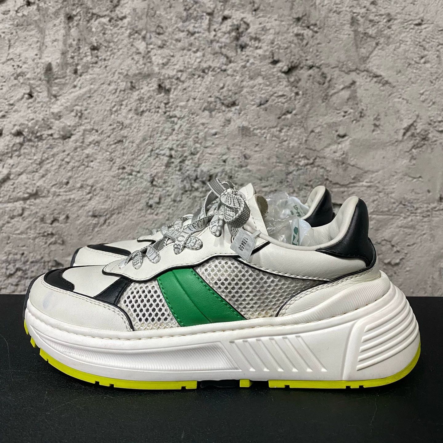 Bottega Veneta Bottega Veneta Mesh Panel Low-Top Sneakers Size 35 Size US 5 / IT 35 - 3 Thumbnail