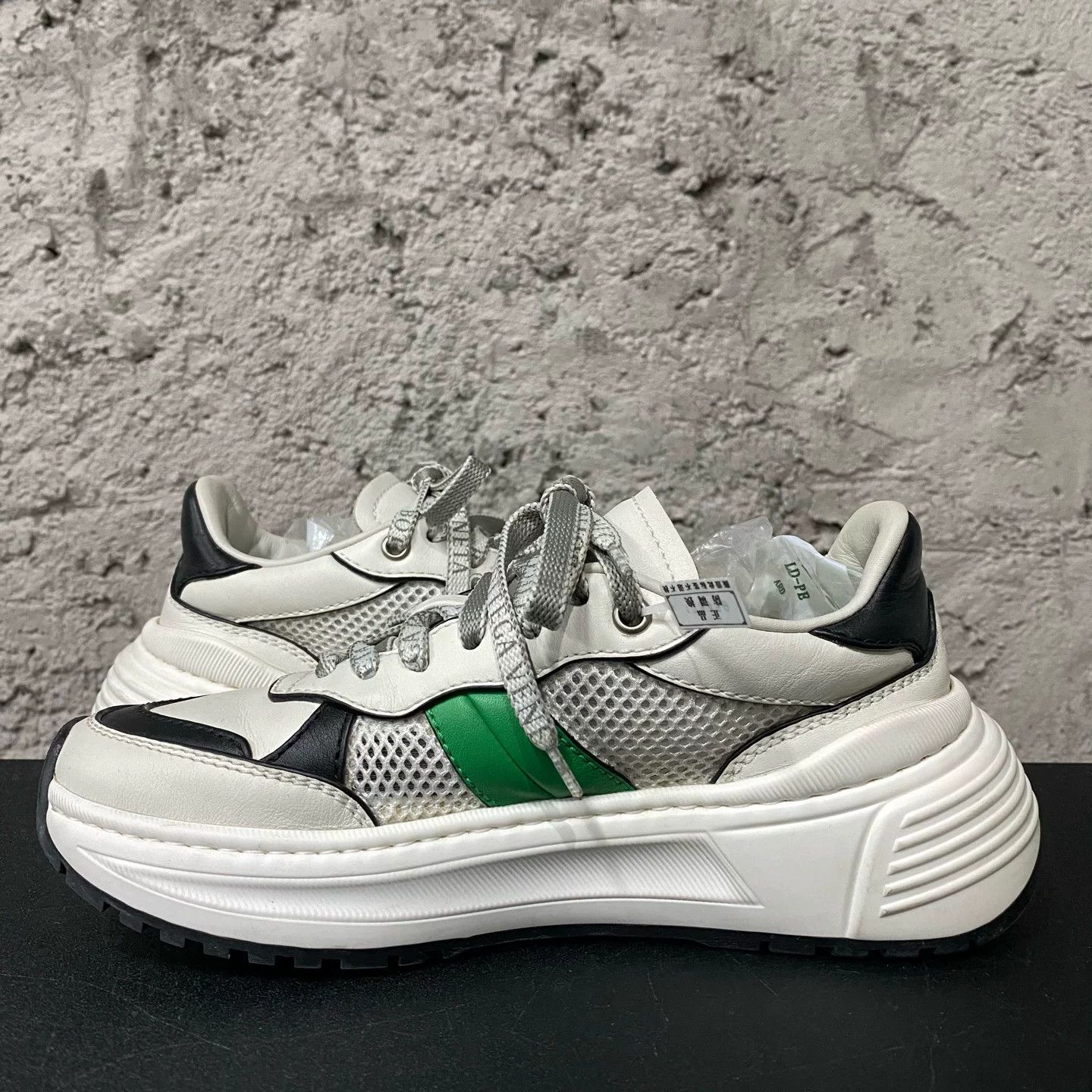 Bottega Veneta Bottega Veneta Mesh Panel Low-Top Sneakers Size 35 Size US 5 / IT 35 - 6 Thumbnail