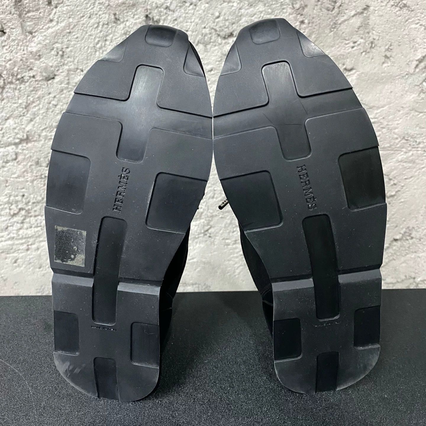 Hermes Hermes Black Suede Low-Top Sneakers Size 37.5 Size US 6.5 / IT 36.5 - 8 Thumbnail