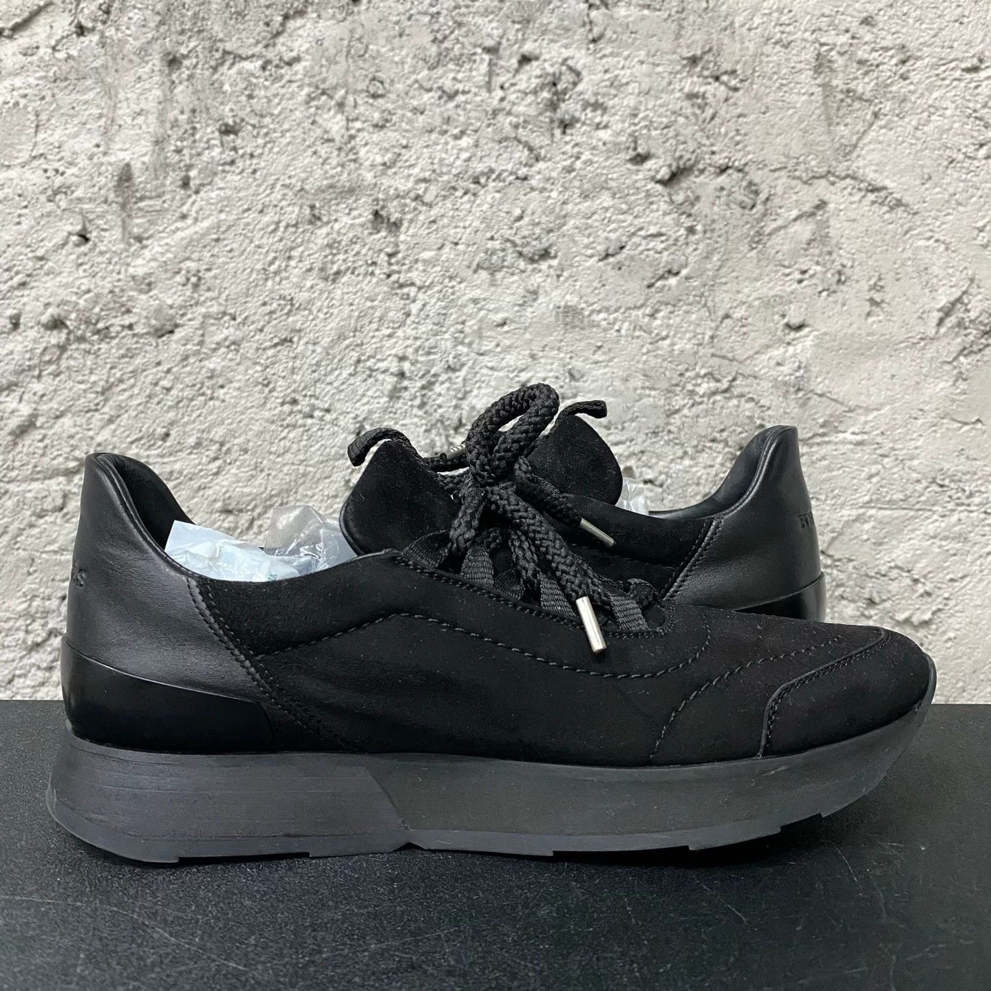 Hermes Hermes Black Suede Low-Top Sneakers Size 37.5 Size US 6.5 / IT 36.5 - 5 Thumbnail