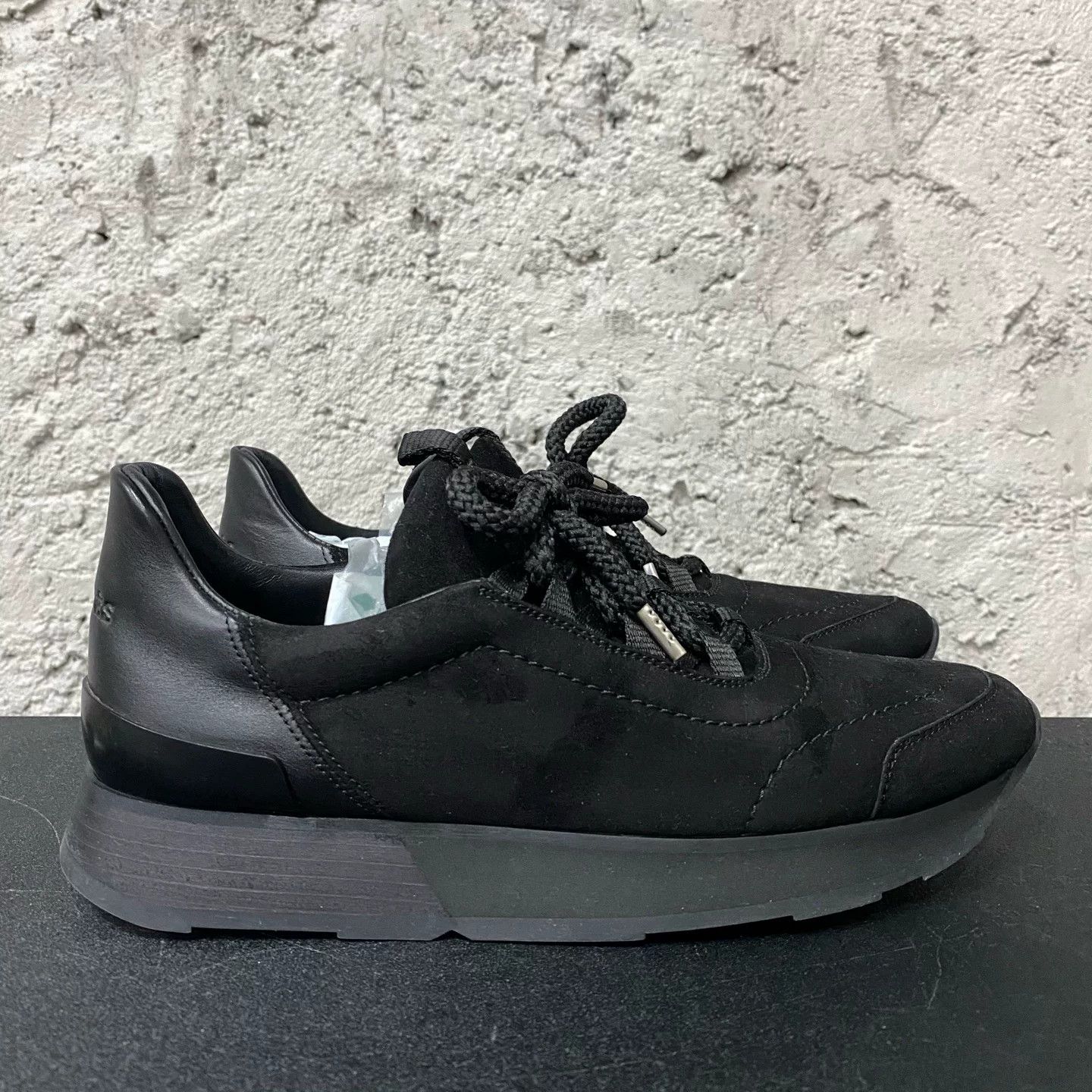 Hermes Hermes Black Suede Low-Top Sneakers Size 37.5 Size US 6.5 / IT 36.5 - 2 Thumbnail