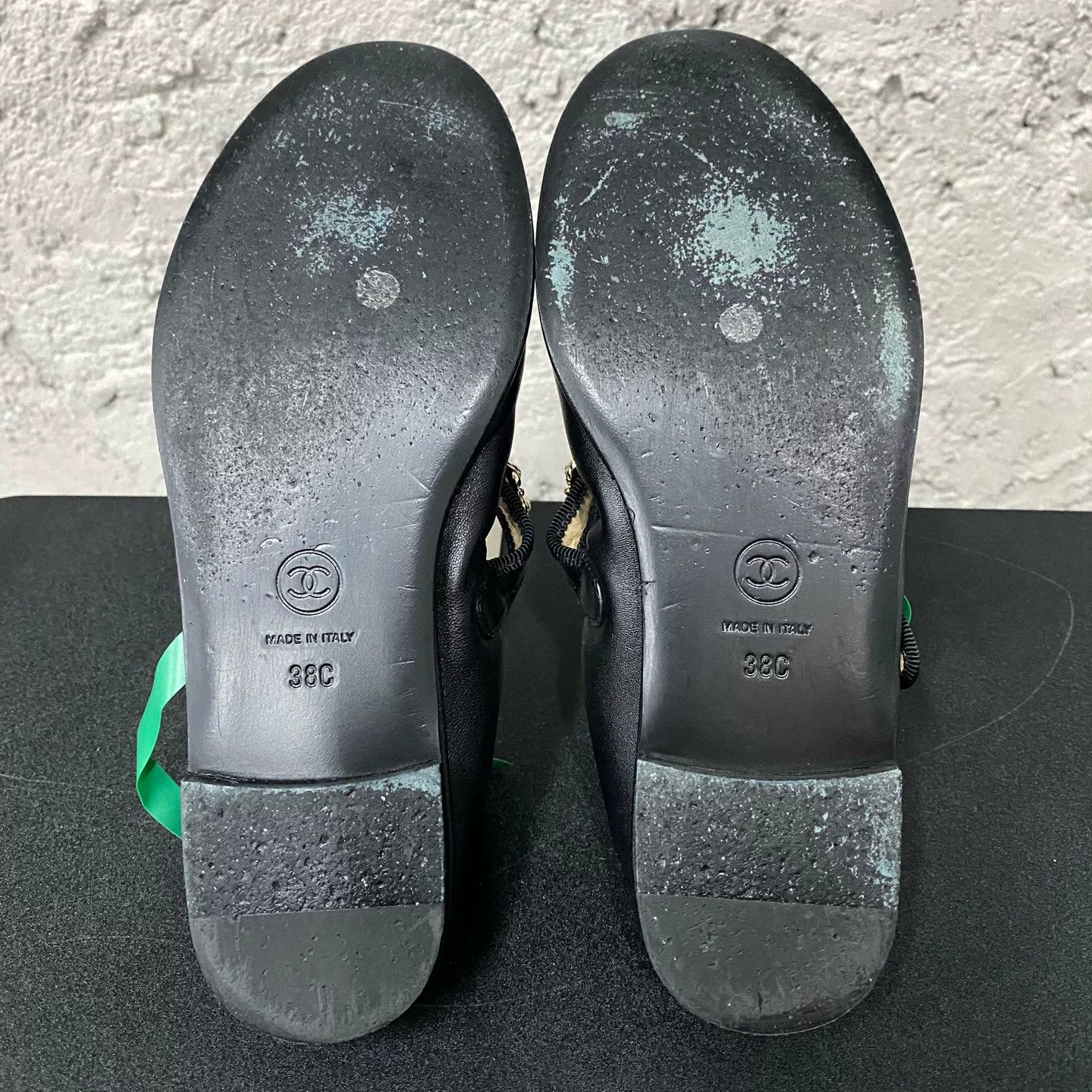 Chanel Chanel Emblem Mary Jane Flats Size 38 Size US 8 / IT 38 - 8 Thumbnail