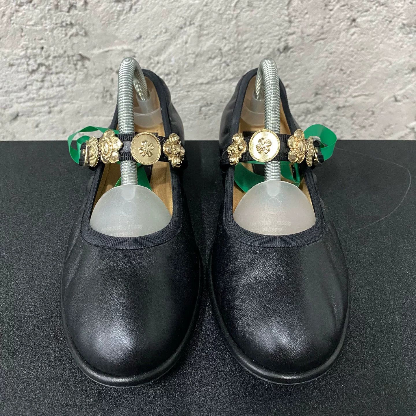 Chanel Chanel Emblem Mary Jane Flats Size 38 Size US 8 / IT 38 - 7 Thumbnail