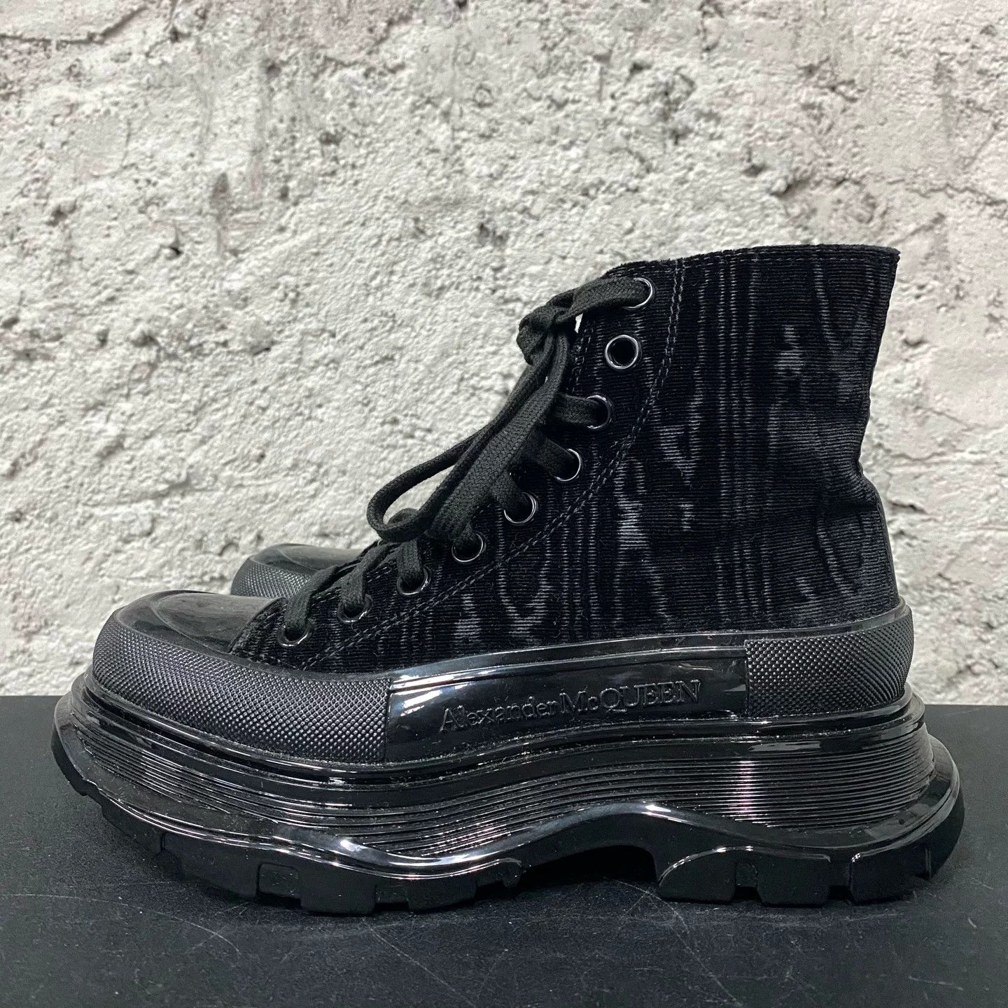 Alexander McQueen Alexander McQueen Velvet High Top Boots Size 36 Size US 6 / IT 36 - 3 Thumbnail