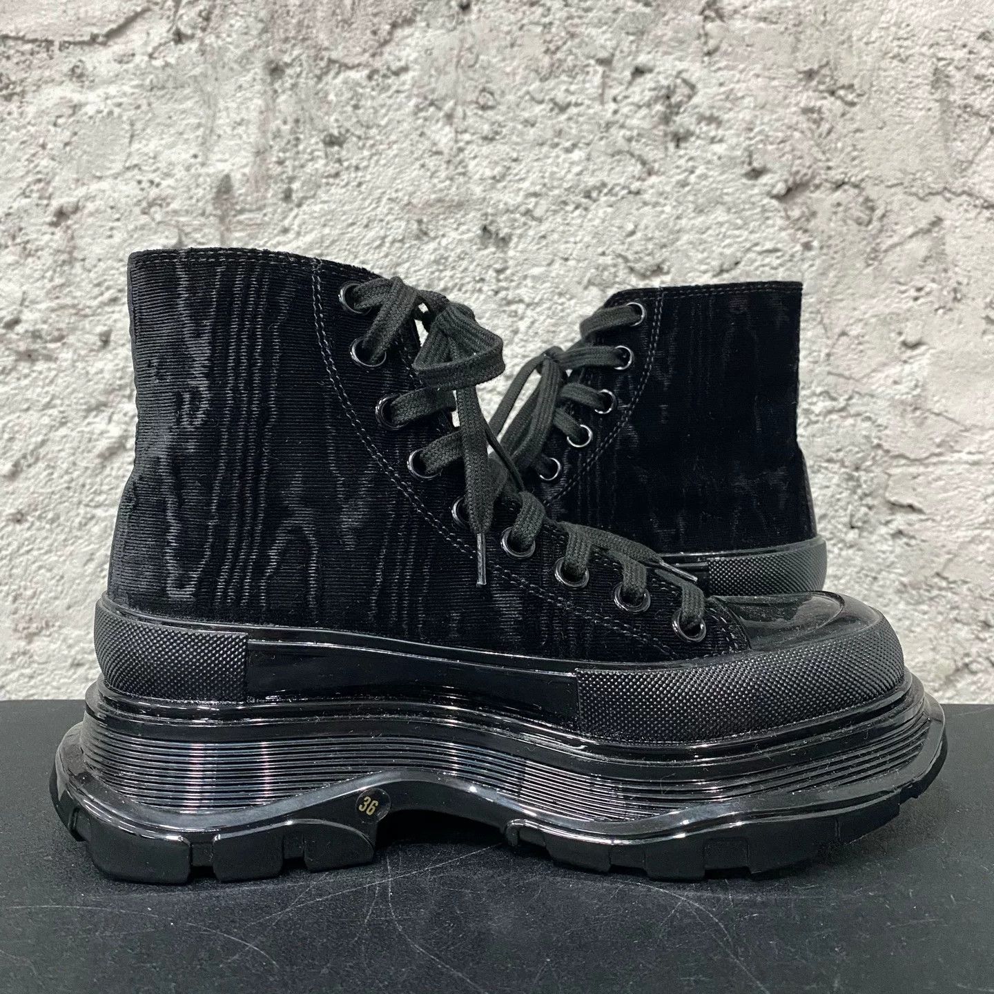 Alexander McQueen Alexander McQueen Velvet High Top Boots Size 36 Size US 6 / IT 36 - 5 Thumbnail