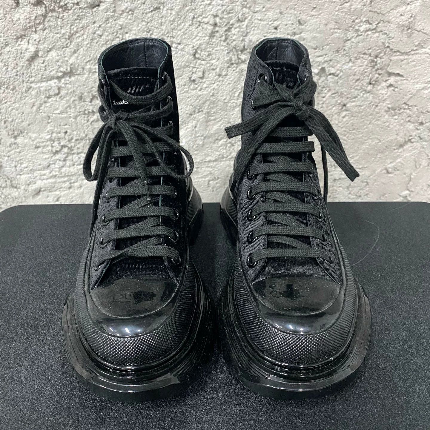 Alexander McQueen Alexander McQueen Velvet High Top Boots Size 36 Size US 6 / IT 36 - 7 Thumbnail