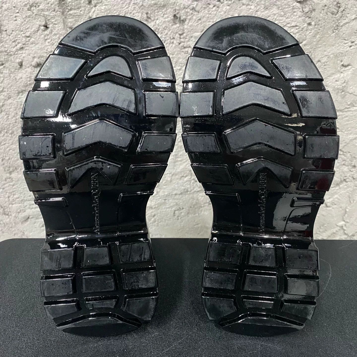 Alexander McQueen Alexander McQueen Velvet High Top Boots Size 36 Size US 6 / IT 36 - 8 Thumbnail