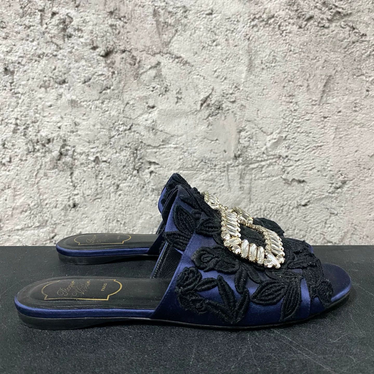 Roger Vivier Roger Vivier Crystal Satin Slides Size 38.5 Size US 8.5 / IT 38.5 - 2 Thumbnail