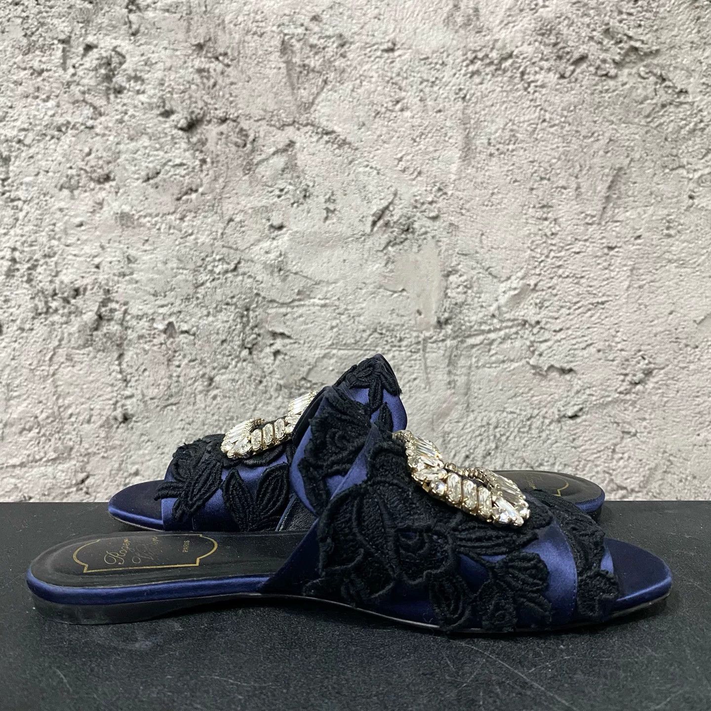 Roger Vivier Roger Vivier Crystal Satin Slides Size 38.5 Size US 8.5 / IT 38.5 - 5 Thumbnail