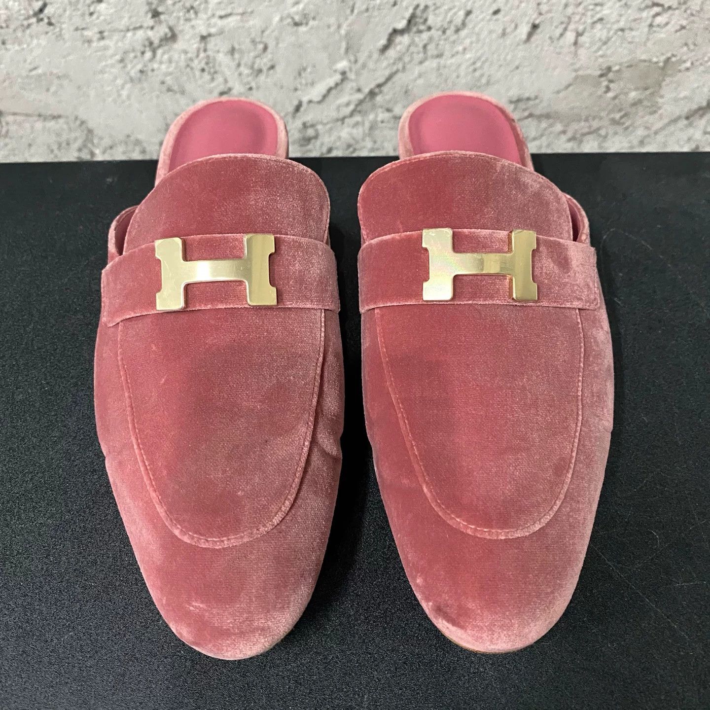 Hermes Hermès Velvet Mule Slippers Pink Size 38.5 Size US 8.5 / IT 38.5 - 7 Thumbnail