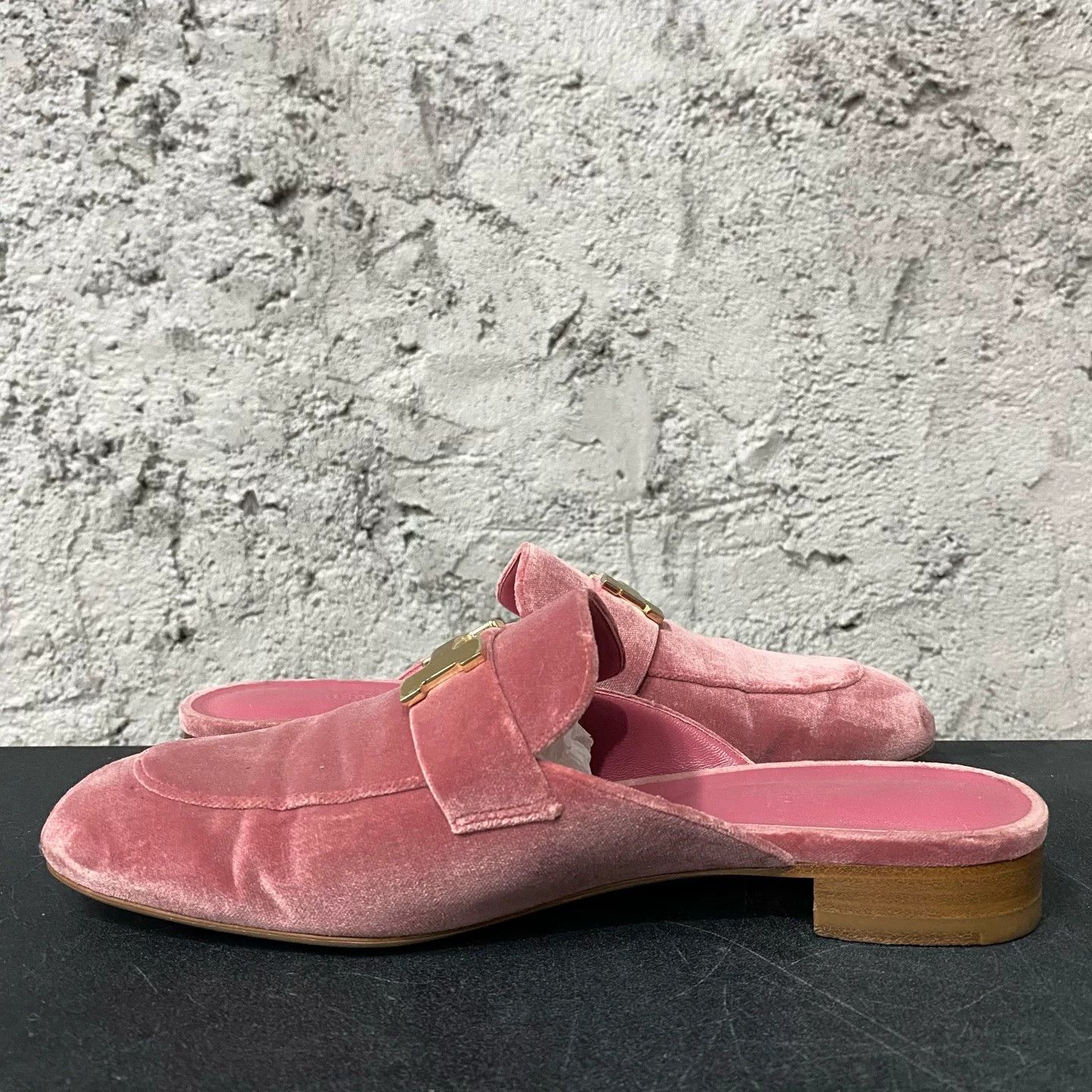 Hermes Hermès Velvet Mule Slippers Pink Size 38.5 Size US 8.5 / IT 38.5 - 6 Thumbnail