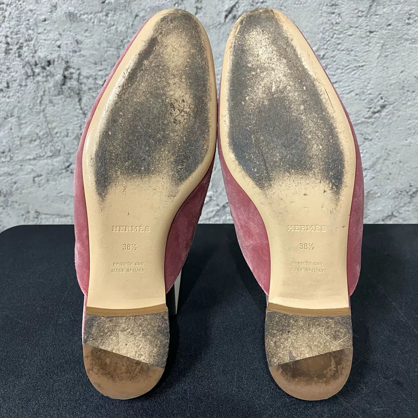 Hermes Hermès Velvet Mule Slippers Pink Size 38.5 Size US 8.5 / IT 38.5 - 8 Thumbnail