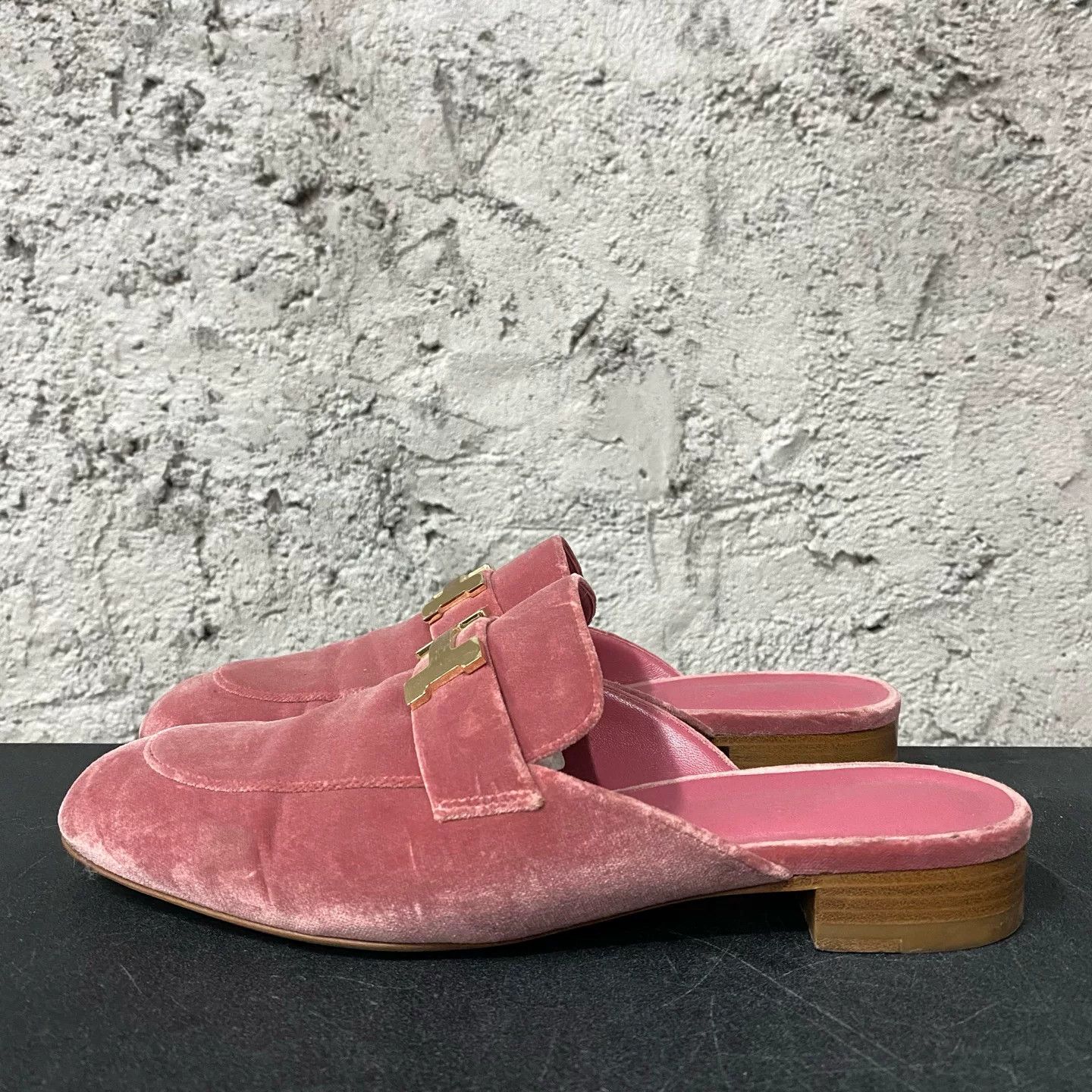 Hermes Hermès Velvet Mule Slippers Pink Size 38.5 Size US 8.5 / IT 38.5 - 3 Thumbnail