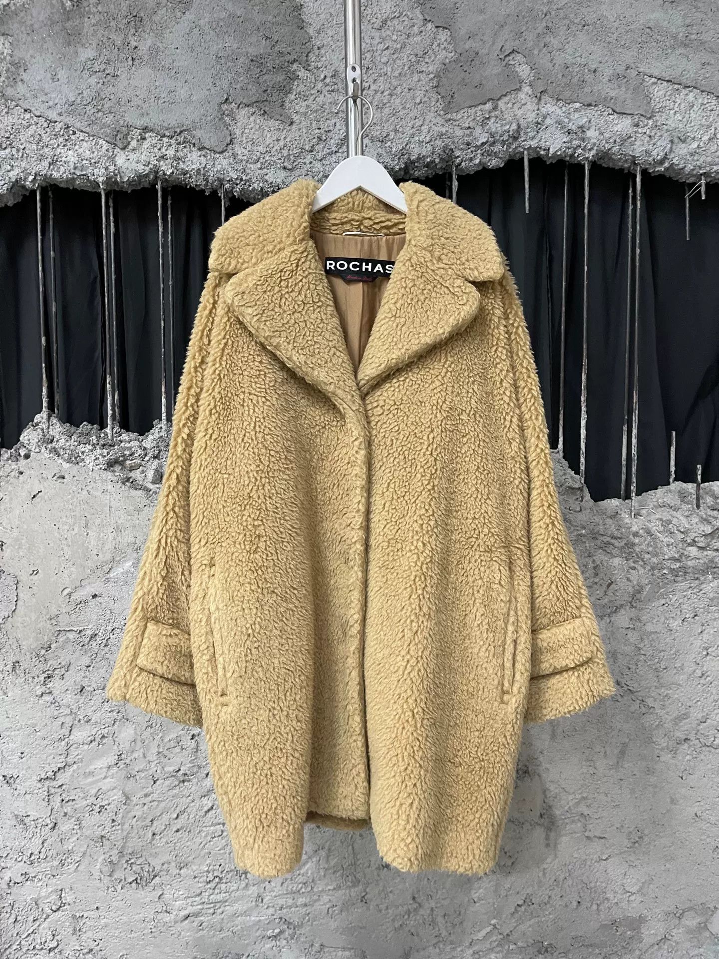 Rochas Rochas Wool Blend Teddy Coat Size 38 Size XS / US 0-2 / IT 36-38 - 2 Thumbnail
