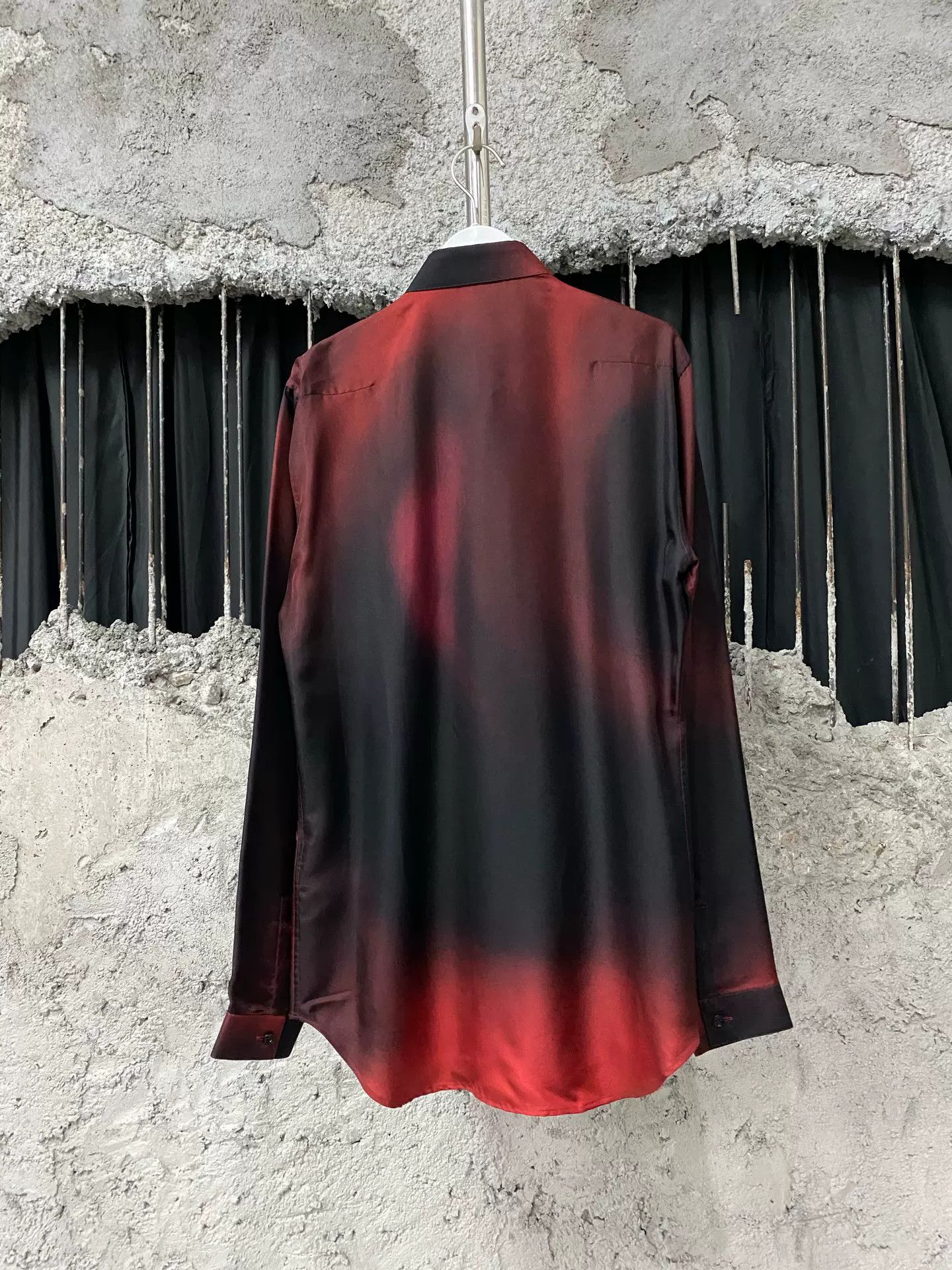 Dior Dior Gradient Silk Bee Shirt Size S Size US S / EU 44-46 / 1 - 3 Thumbnail