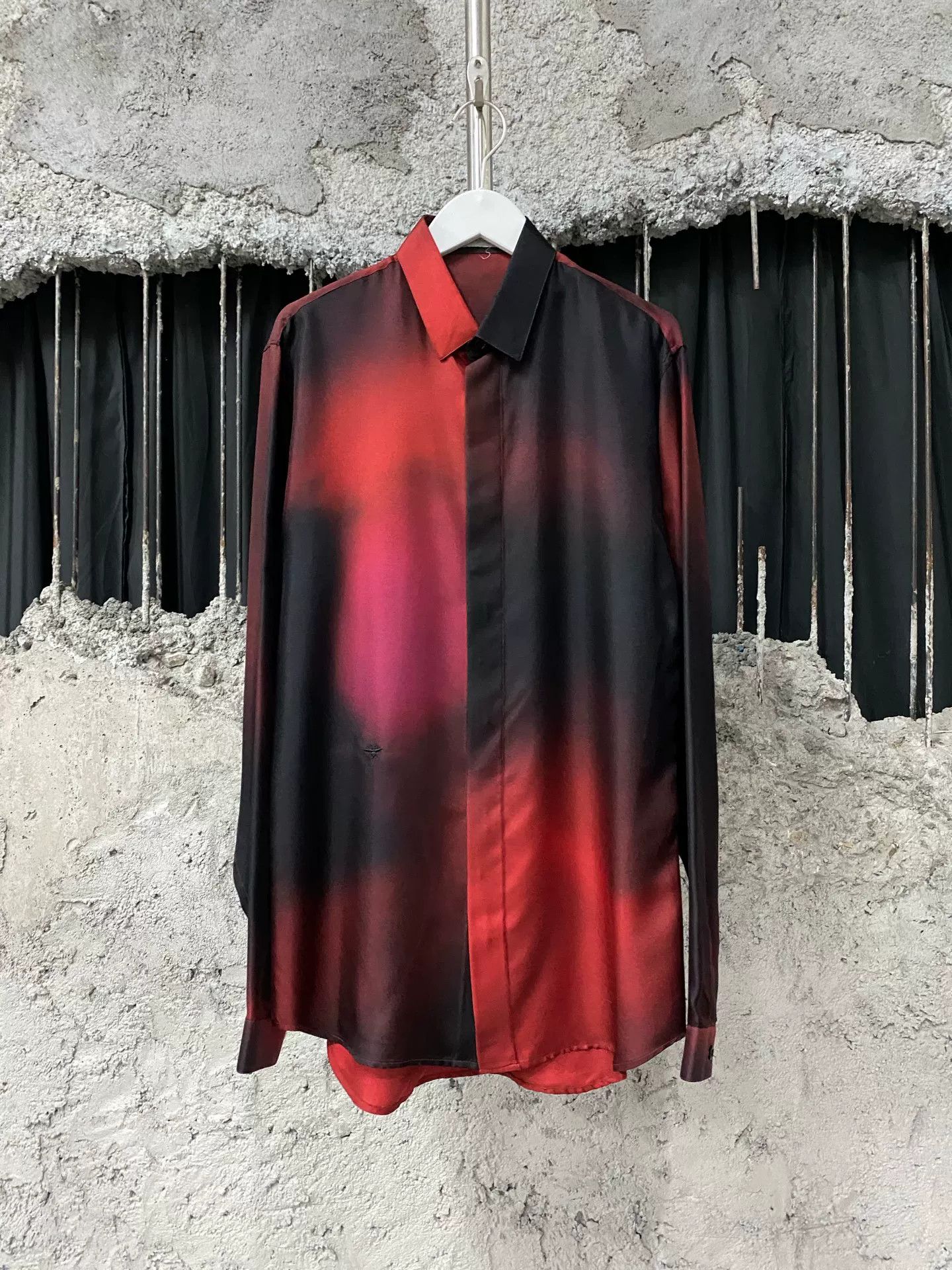Dior Dior Gradient Silk Bee Shirt Size S Size US S / EU 44-46 / 1 - 2 Thumbnail