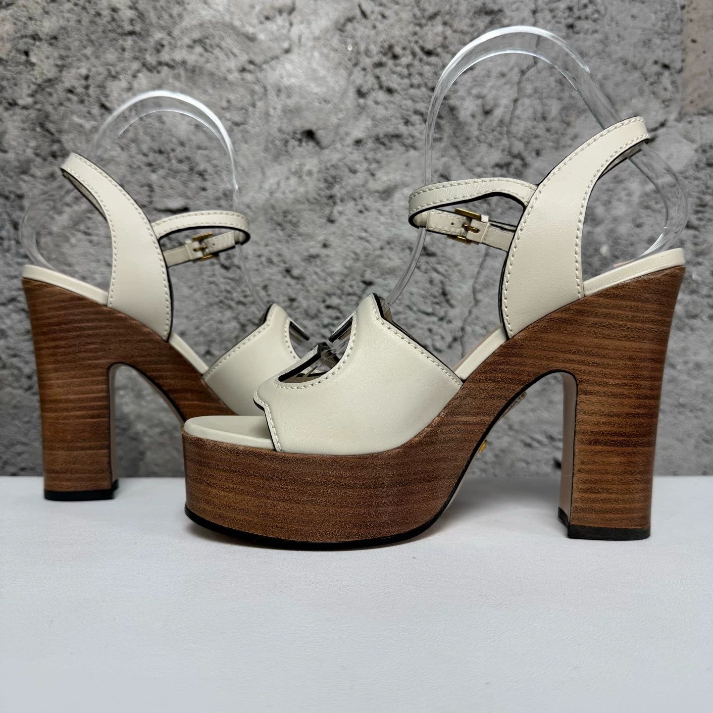 Gucci Gucci Logo Platforms Size 37 Size US 7 / IT 37 - 7 Thumbnail