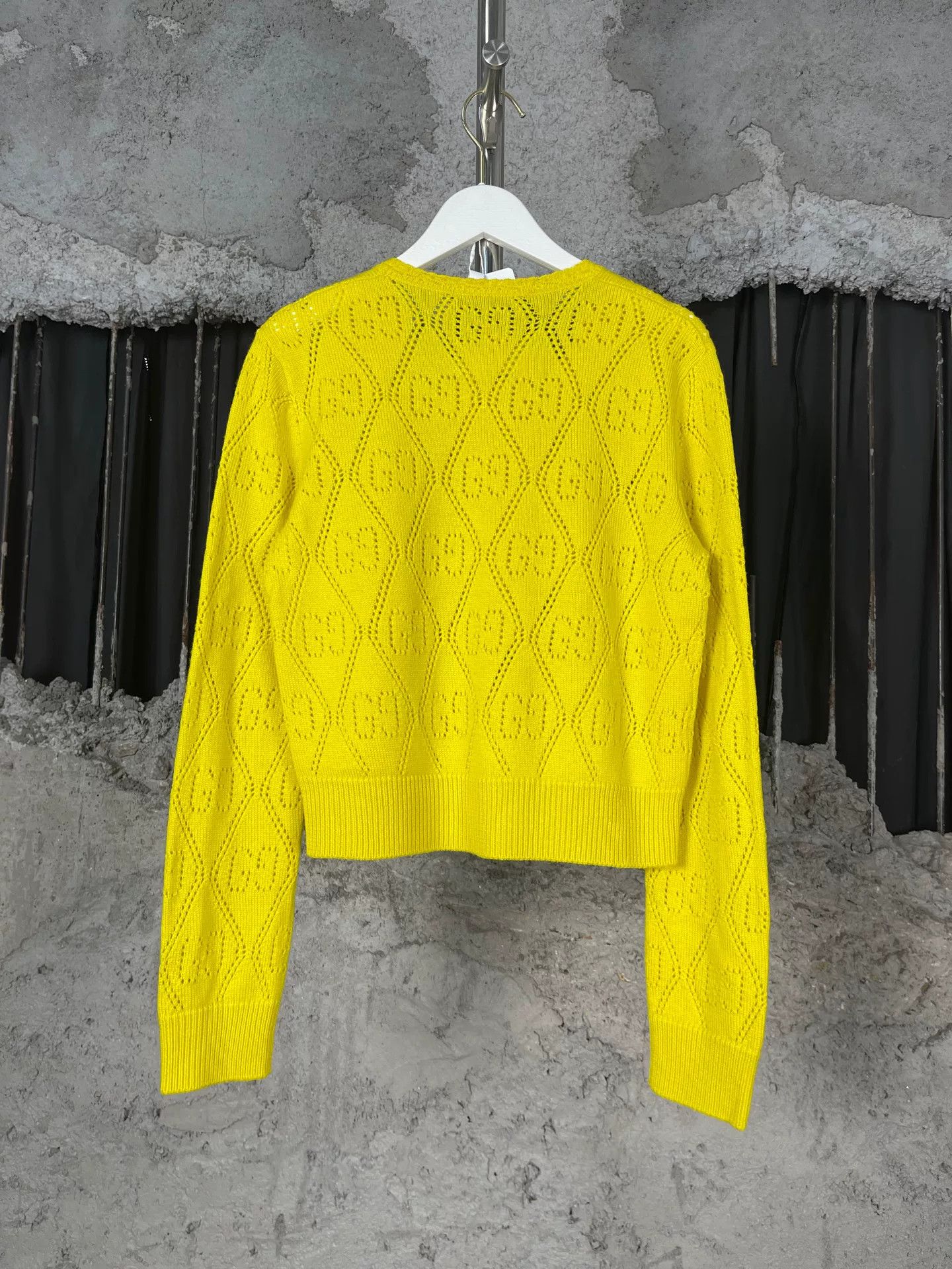 Gucci Gucci Yellow GG Logo Knit Sweater Size XS Size XS / US 0-2 / IT 36-38 - 3 Thumbnail