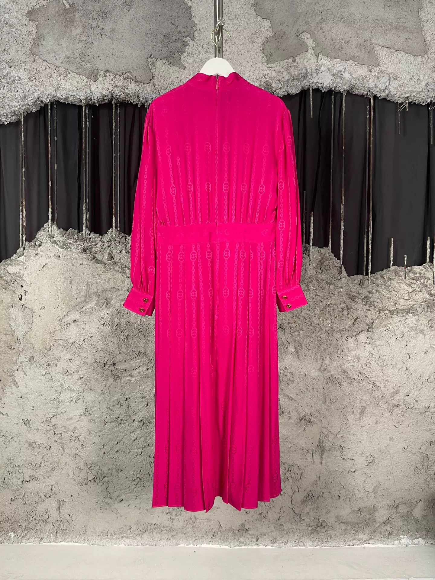 Gucci Gucci Monogram Silk Midi Dress IT 38 Size XS / US 0-2 / IT 36-38 - 3 Thumbnail