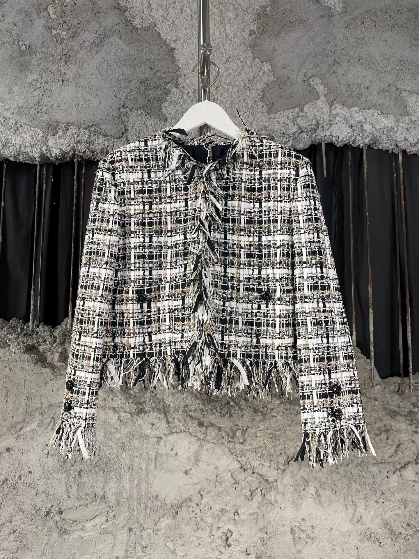 Chanel Chanel Tweed Fringe Jacket Size 36 Size XS / US 0-2 / IT 36-38 - 2 Thumbnail
